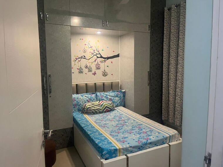 Bedroom, emaar-emerald-estate 2.5 Bedroom 1080 Sq.Ft. Apartment In Sector 65 Gurgaon 10635407