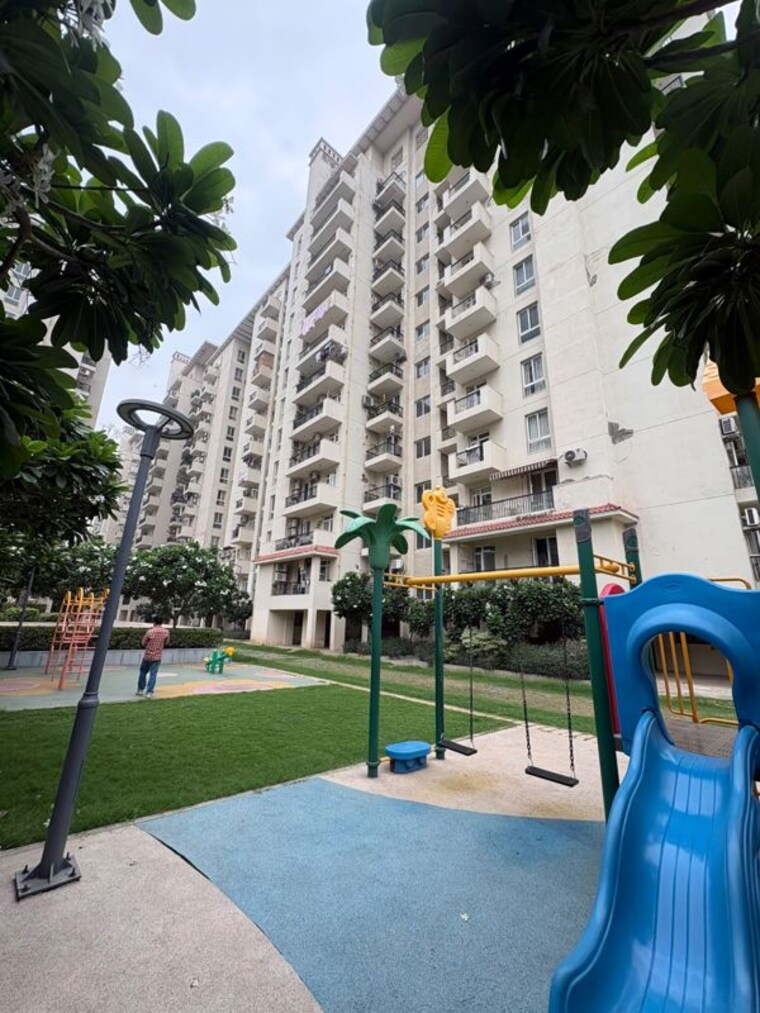 Exterior View, emaar-emerald-estate 2.5 Bedroom 1080 Sq.Ft. Apartment In Sector 65 Gurgaon 10635407