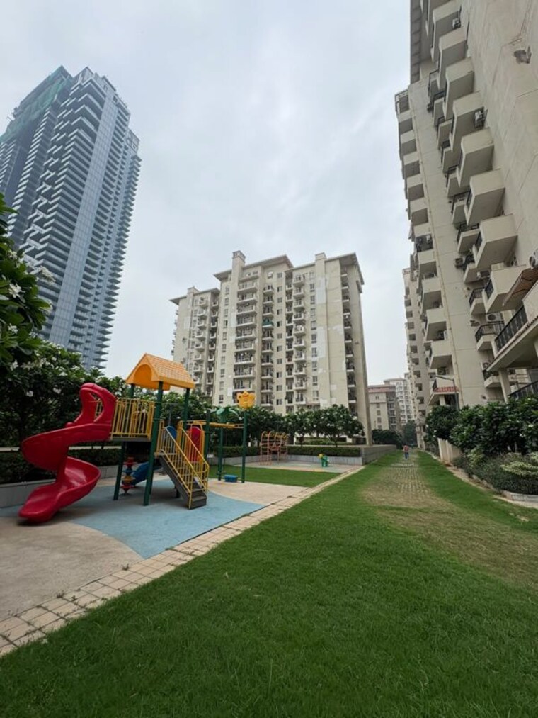 Exterior View, emaar-emerald-estate 2.5 Bedroom 1080 Sq.Ft. Apartment In Sector 65 Gurgaon 10635407
