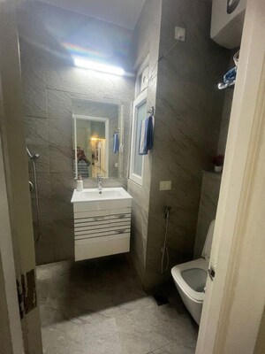 Bathroom in 2.5 BHK Apartment at Emaar Emerald Estate, Sector 65 – for Rent