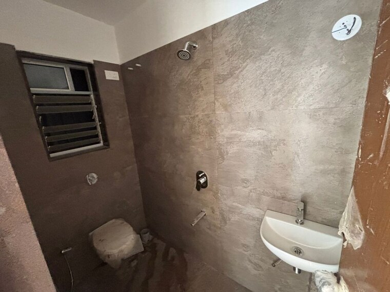 Bathroom, jivan-prakash-apartment 2 Bedroom 800 Sq.Ft. Apartment In Matunga West Mumbai 10635408