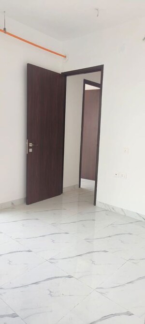 Room in 2 BHK Apartment at Raymond Ten X Habitat, Pokhran Road No Two – for Rent