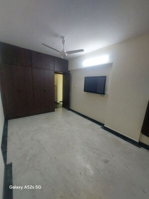 Bedroom in 2 BHK Apartment at Chembur – for Rent