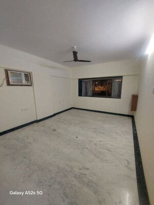 Bedroom in 2 BHK Apartment at Chembur – for Rent