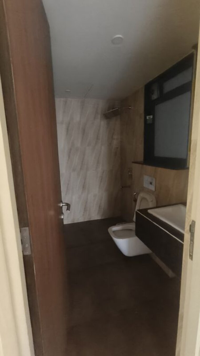 Bathroom, lodha-sterling 3 Bedroom 1050 Sq.Ft. Apartment In Kolshet Road Thane 10635433