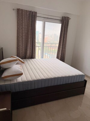 Bedroom in 2 BHK Apartment at Supreme Pearl, Khar West – for Rent