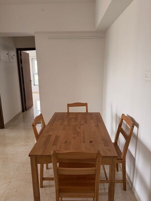 Furnished Amenities in 2 BHK Apartment at Supreme Pearl, Khar West – for Rent