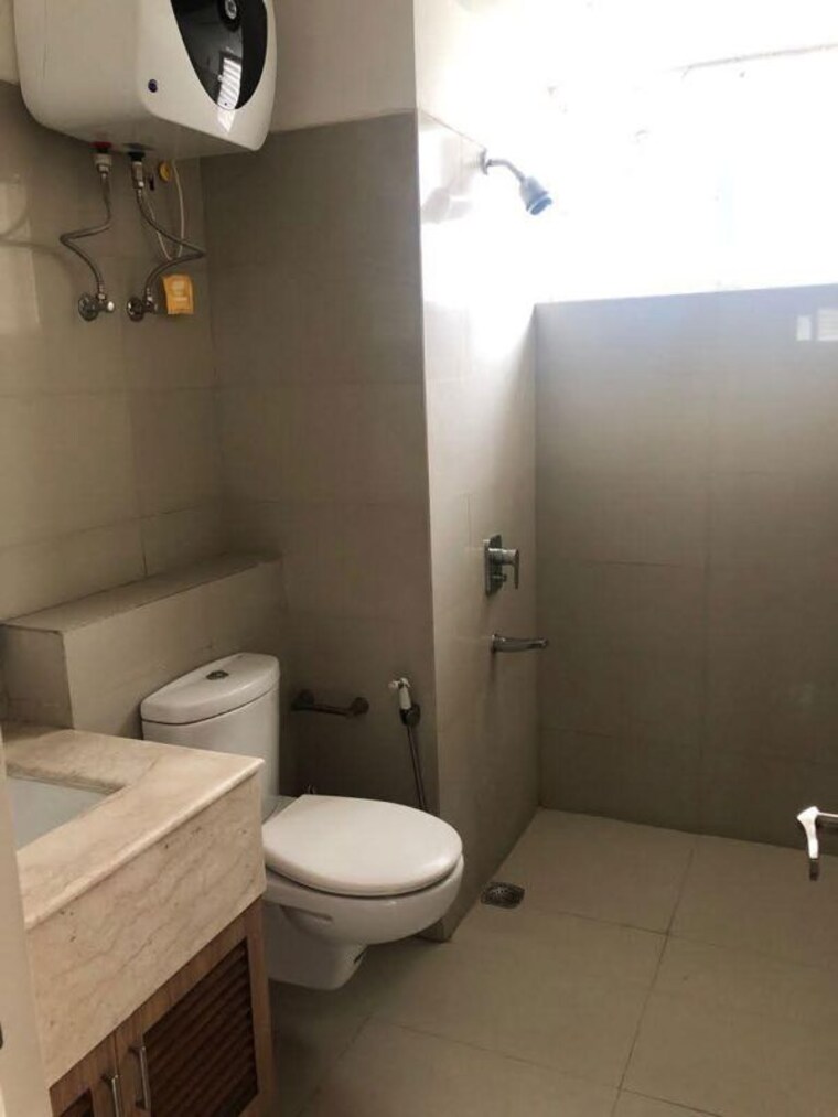 Bathroom, emaar-mgf-the-palm-drive-studios 4 Bedroom 2150 Sq.Ft. Apartment In Sector 66 Gurgaon 10635420