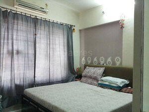 Bedroom in 2 BHK Apartment at Chembur – for Rent