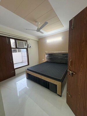 Bedroom in 1 BHK Builder Floor at Sector 38 – for Rent