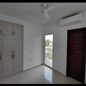 Room in 2.5 BHK Apartment at Smart World Gems, Sector 89 – for Rent