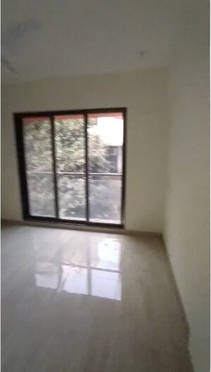 Bedroom in 2.5 BHK Apartment at Chembur – for Rent