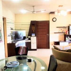 Team Area in 2 BHK Apartment at Chembur – for Rent