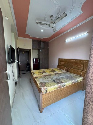 Bedroom in Studio Builder Floor at Sector 47 – for Rent