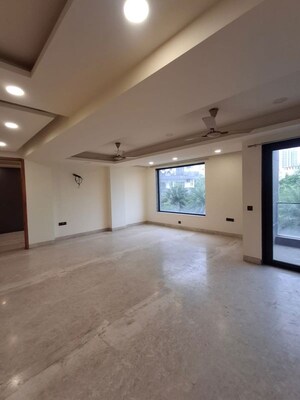 Room in 3 BHK Apartment at Emaar Palm Gardens, Sector 83 – for Sale