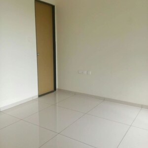 Room in 1 BHK Apartment at Chandak 34 Park Estate, Goregaon West – for Sale