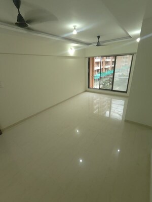 2 BHK Apartment For Rent in Shiv Shakti Tower 28, Malad East
