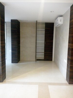 Room in 2 BHK Apartment at Satguru Solitaire, Thane West – for Rent