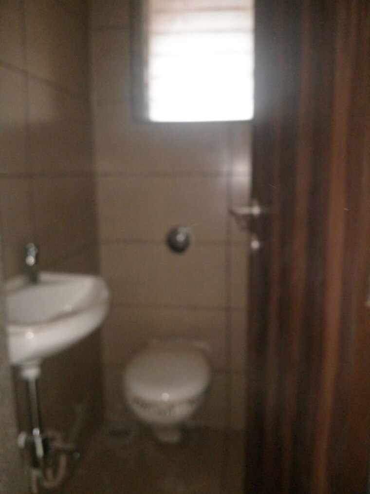 Bathroom, satguru-solitaire 2 Bedroom 900 Sq.Ft. Apartment In Thane West Thane 10635029