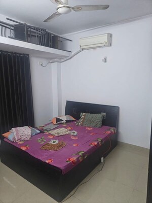 Bedroom in 1 BHK Apartment at Vastu Heights, Andheri West – for Rent