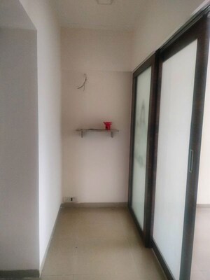 2 BHK Apartment For Rent in Godrej Emerald, Ghodbunder Road