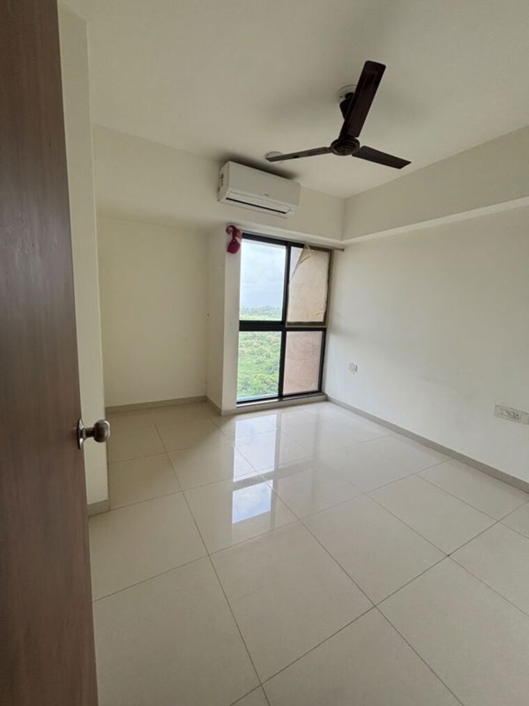 Bathroom, godrej-emerald 2 Bedroom 550 Sq.Ft. Apartment In Ghodbunder Road Thane 10635693