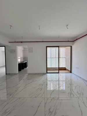Room in 2 BHK Apartment at Raymond The Address, Pokhran Road No Two – for Rent