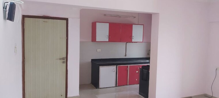 Kitchen, mantri-serene 2 Bedroom 725 Sq.Ft. Apartment In Goregaon East Mumbai 10635682