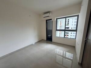 Room in 2 BHK Apartment at Piramal Vaikunth A Class Homes, Balkum Pada – for Rent