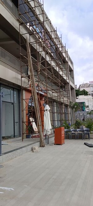  Showroom – Exterior View View at Thaltej - for Rent
