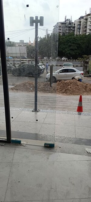  Showroom – Exterior View View at Thaltej - for Rent