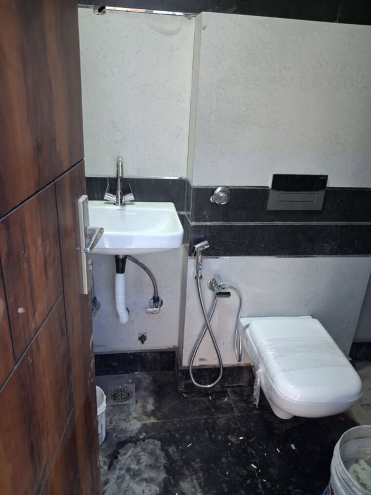 Bathroom, e block shastri nagar 3 Bedroom 900 Sq.Ft. Builder Floor In E Block Shastri Nagar Ghaziabad 10635719