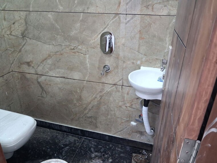 Bathroom, e block shastri nagar 3 Bedroom 900 Sq.Ft. Builder Floor In E Block Shastri Nagar Ghaziabad 10635719