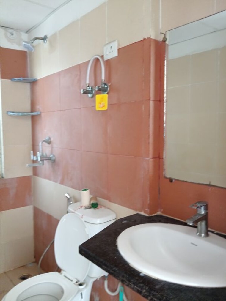 Bathroom, mahagun-my-woods 2.5 Bedroom 1190 Sq.Ft. Apartment In Sector 16c Greater Noida Greater Noida 10635709