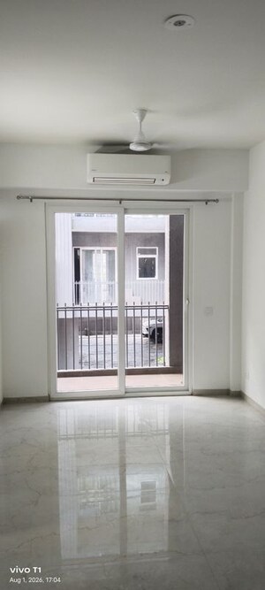 Room in 2 BHK Builder Floor at Smart World Orchard, Sector 61 – for Sale