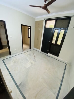 Room in 4 BHK Apartment at Dwarka – for Rent