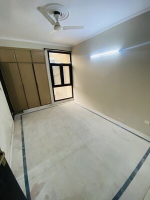 Room in 4 BHK Apartment at Dwarka – for Rent