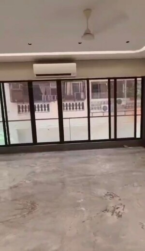 3 BHK Apartment For Rent in Dheeraj Izarra, Khar West