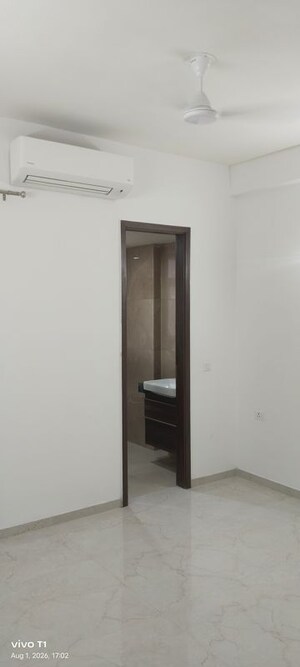 Room in 2 BHK Independent House at Smart World Orchard, Sector 61 – for Sale