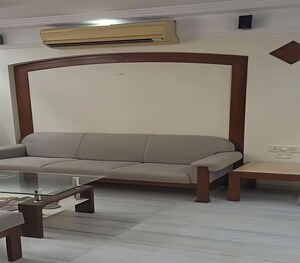 Furnished Amenities in 2 BHK Apartment at Dadar East – for Rent