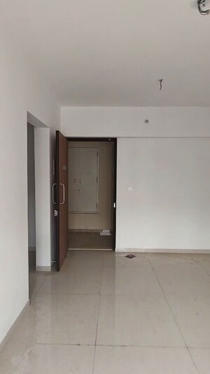 Room in 2 BHK Apartment at Lodha Upper Thane Woodlands C And D, Anjur – for Rent