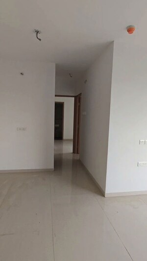 Room in 2 BHK Apartment at Lodha Upper Thane Woodlands C And D, Anjur – for Rent