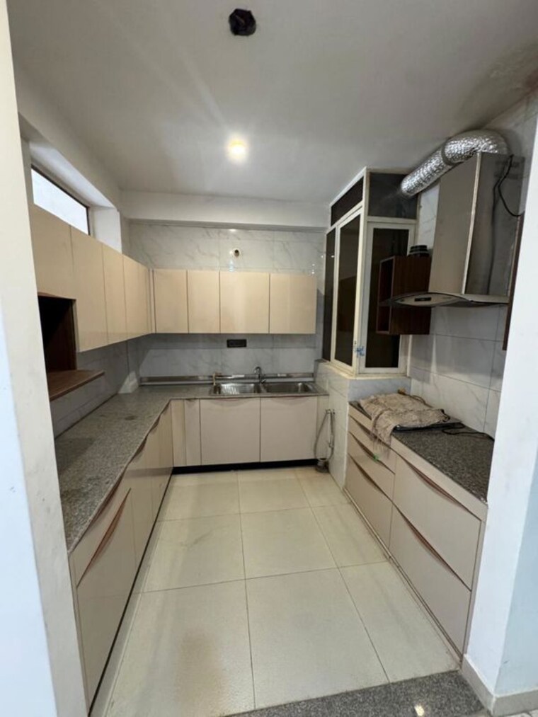 Kitchen, nangal dewat 4 Bedroom 1800 Sq.Ft. Apartment In Nangal Dewat Delhi 10635453