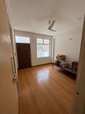 Room in 4 BHK Apartment at Nangal Dewat – for Rent