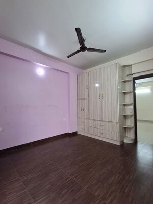 Room in 2 BHK Apartment at VVIP Addresses, Raj Nagar Extension – for Rent