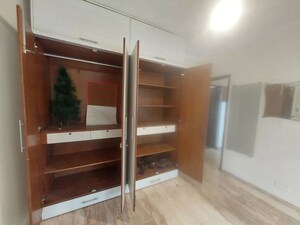 Room in 3 BHK Apartment at Hiranandani Gardens Octavius, Powai – for Rent