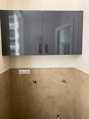 Room in 2.5 BHK Apartment at Aparna Zenon, Puppalaguda – for Rent