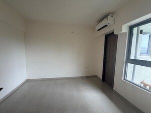 Room in 2 BHK Apartment at Piramal Vaikunth A Class Homes, Balkum Pada – for Rent