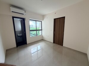 Room in 2 BHK Apartment at Piramal Vaikunth A Class Homes, Balkum Pada – for Rent