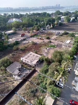 Plot Area in 3 BHK Apartment at Jahangir Pura – for Rent